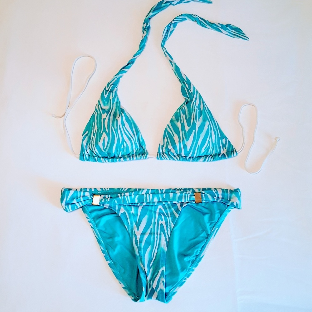 Beautiful aqua bikini! 💕😎